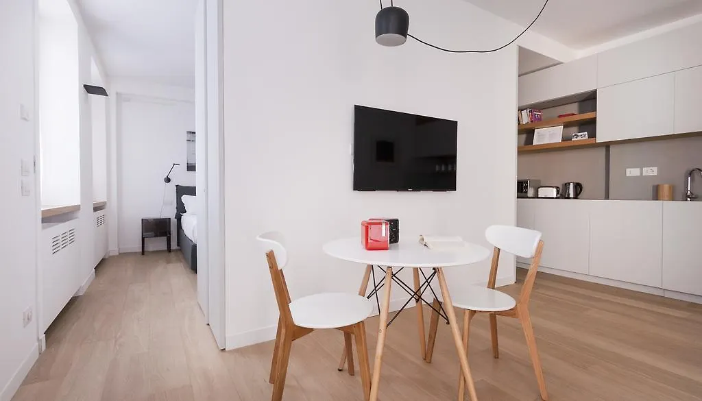 Italianway-Corso Como 6 Milánó 0*,  Olaszország