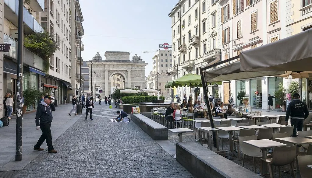 Italianway-Corso Como 6 Milan 0*,  Italy